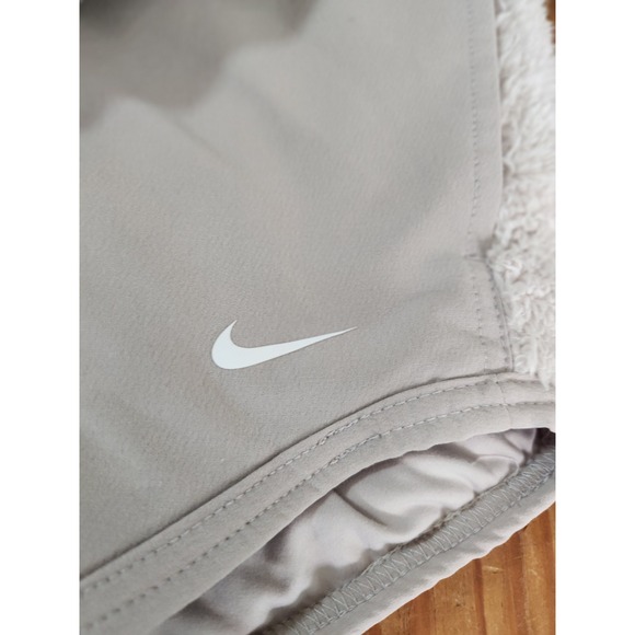 Nike Women's Beige‎ Sherpa Therma Fleece Hoodie Pullover Size Large Athleisure - Picture 7 of 14